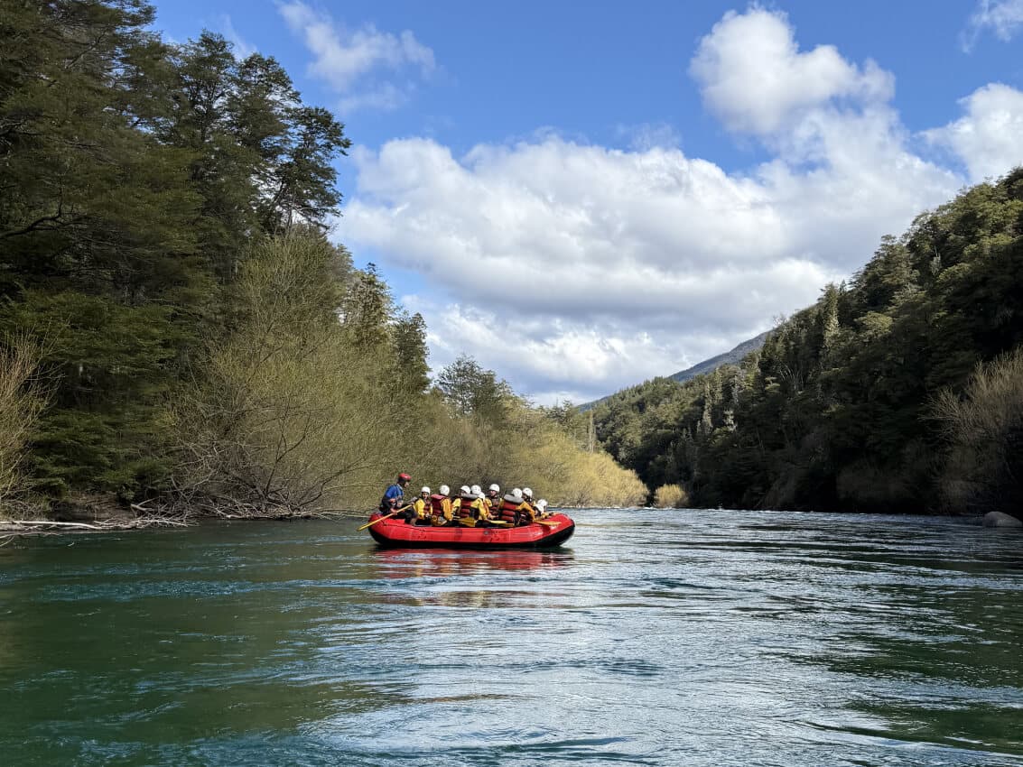 Rafting light en el río Manso